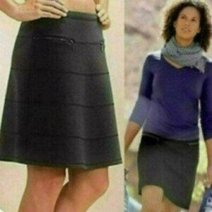 Athleta Strata Women's Small Black A-Line Knit Pull On Mini Skirt